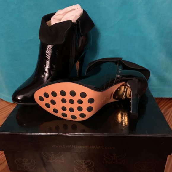 Shane and Shawn Jill Booties - Picture 2 of 3